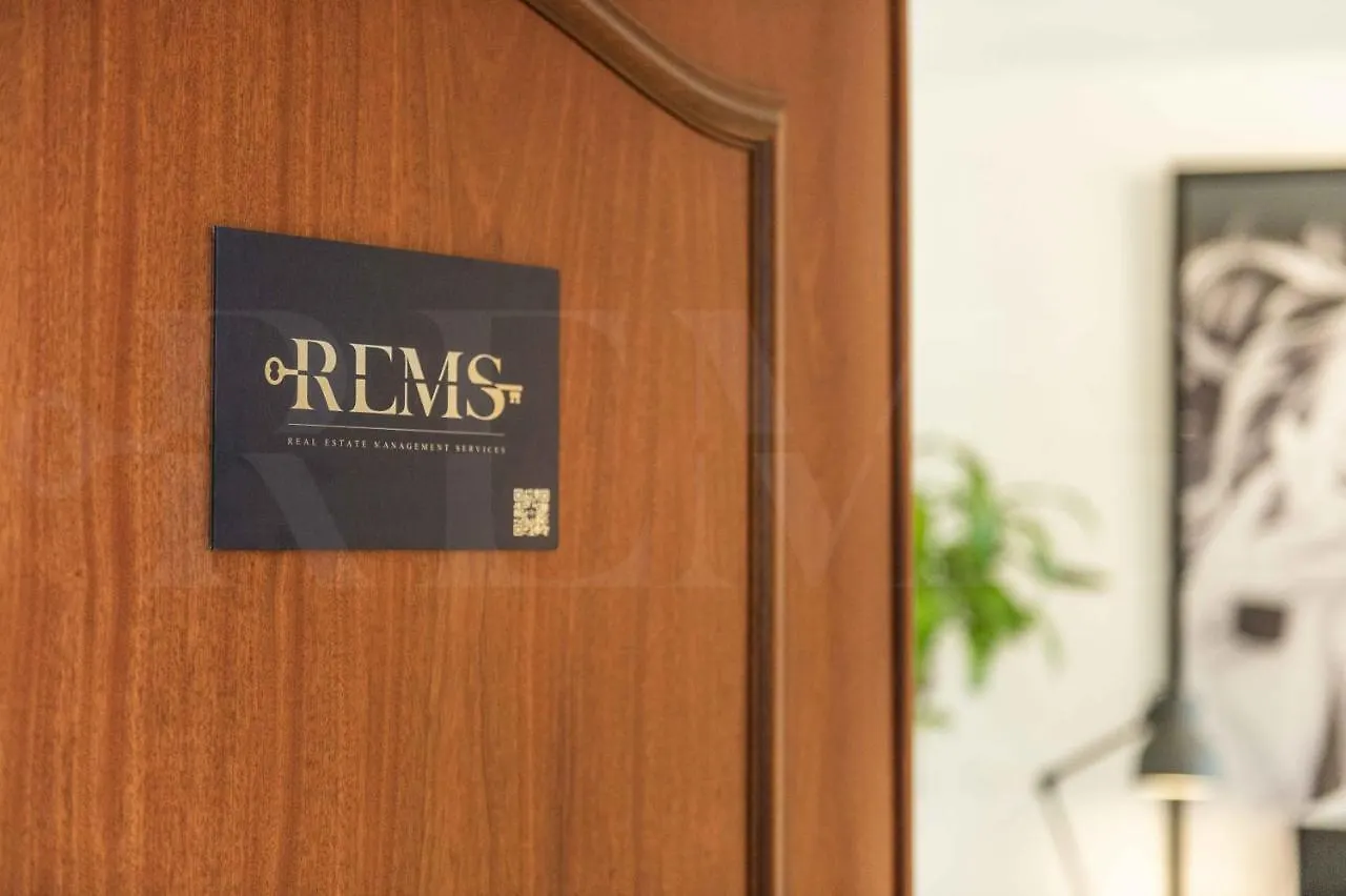 Spacious Apartment Next To Plaza De La Merced By Rems Malaga
