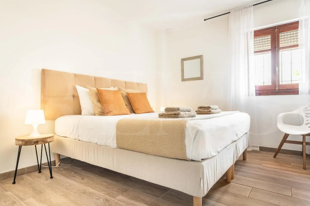 Spacious Apartment Next To Plaza De La Merced By Rems Malaga Spain