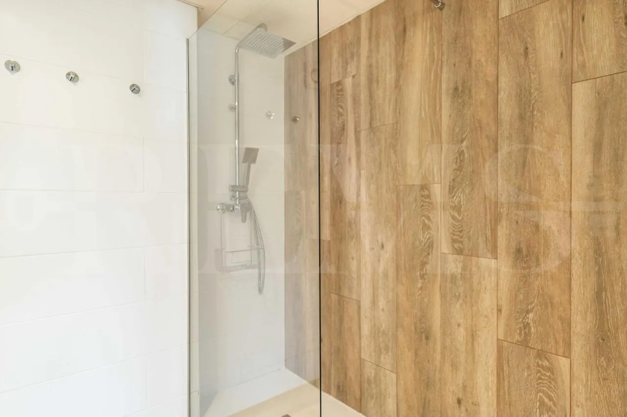 Spacious Apartment Next To Plaza De La Merced By Rems Malaga