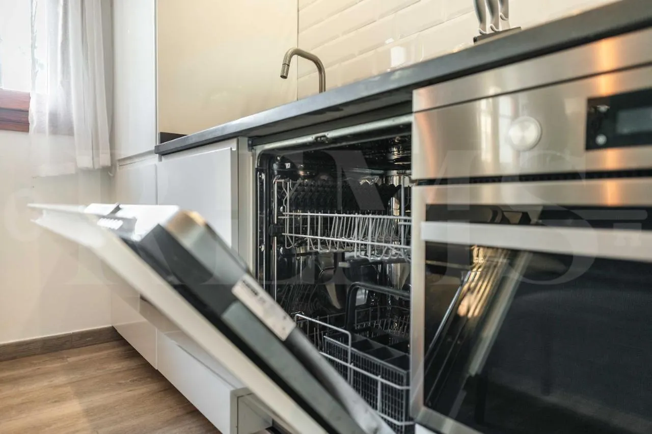 Spacious Apartment Next To Plaza De La Merced By Rems Malaga