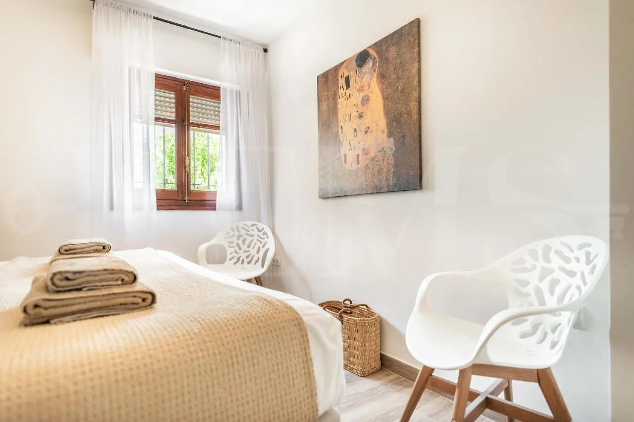 Spacious Apartment Next To Plaza De La Merced By Rems Malaga Spain
